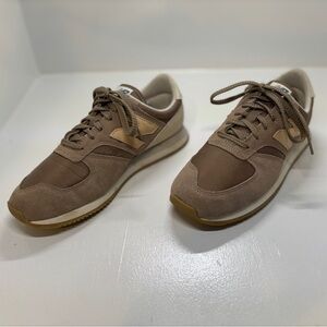 New Balance 420 v2 in a brown or tan women’s size 9.5